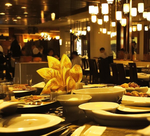 东旭阳光酒店，活力盛宴，品质服务，为您打造一份令人难忘的用餐体验