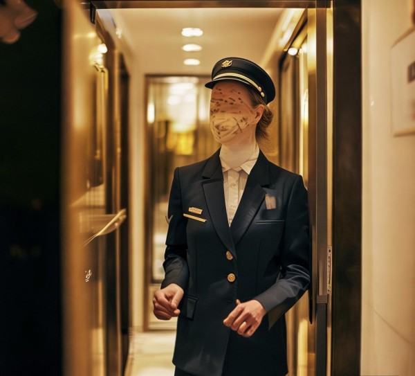 酒店服务电梯礼仪，从礼貌到专业