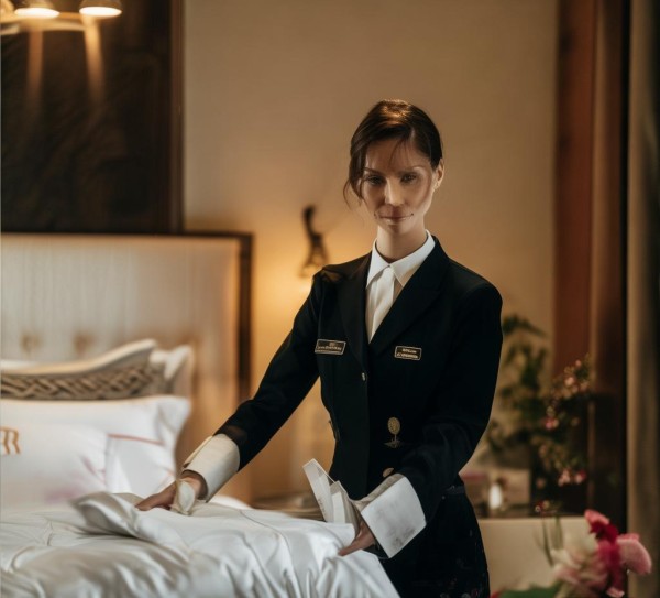 房间服务礼仪,让客人感受到温暖与尊重 房间服务礼仪,让客人感受到温暖与尊重