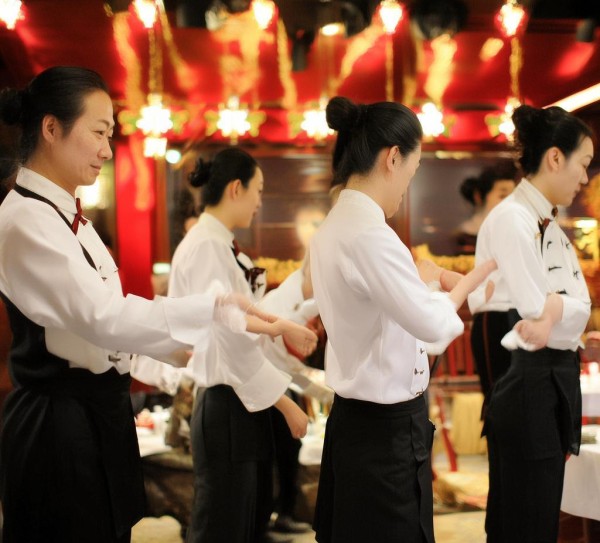 餐厅服务礼仪操，构建文化与礼仪的桥梁